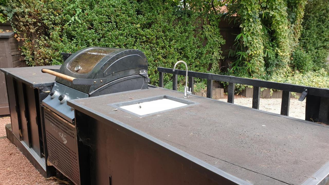 בורנמות' Little Robin Gate - Free Parking - Central - 10 Min Walk To Train Station מראה חיצוני תמונה